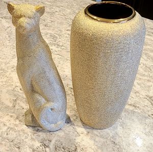 Vase gold cat